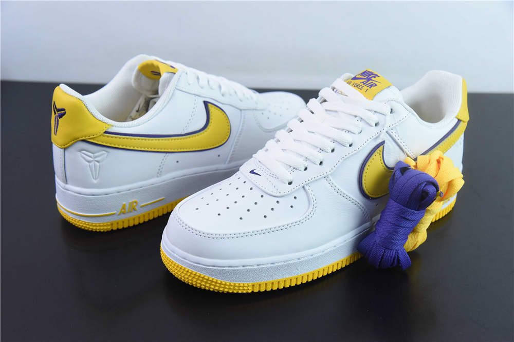 Air Force 1 Low Retro QS Kobe White yellow