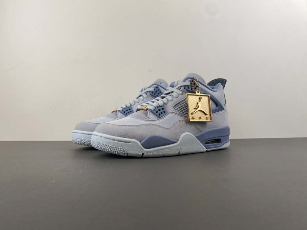 Jordan 4 UNC Tar Heels PE Player Exclusive