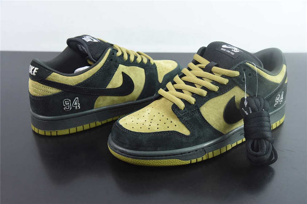 Nike SB Dunk Low Supreme 94 Camper Green