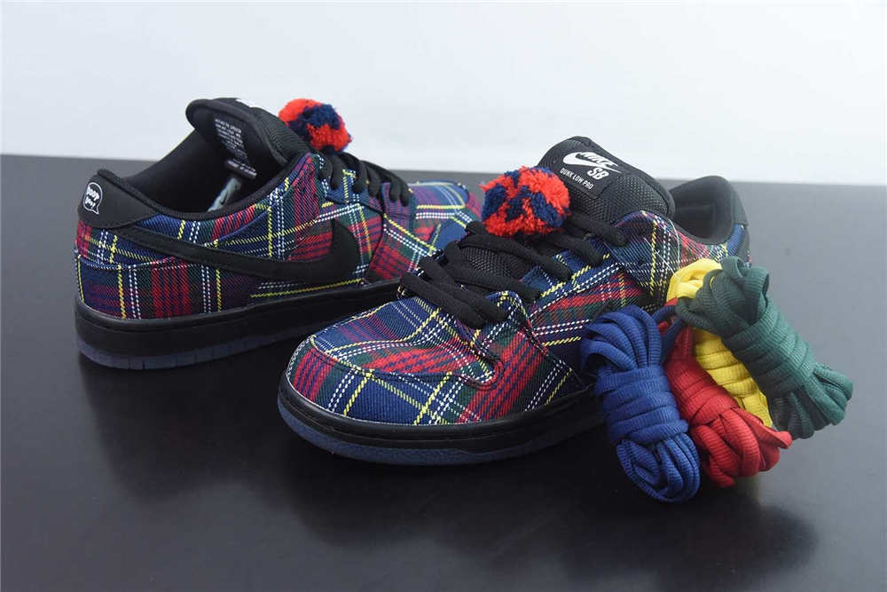 Nike SB Dunk Low Nardwuar